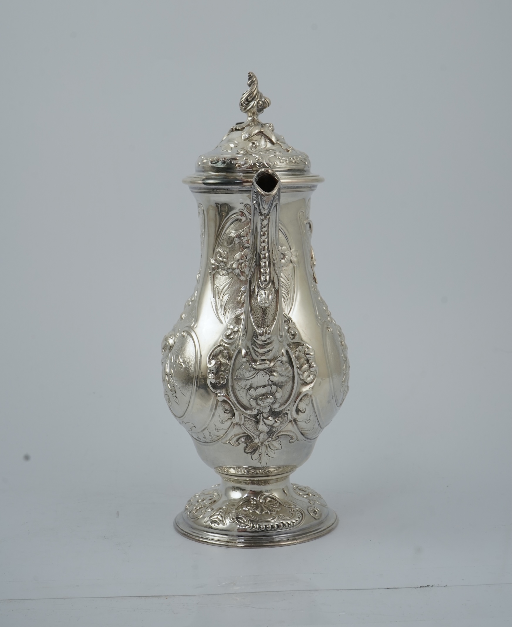 A good Victorian silver baluster coffee pot, by Susanna Cook